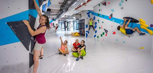 Teamgeist wecken: Einführung ins Bouldern