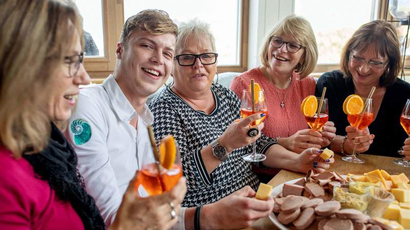 Clubtour mit Schlagerparty in Egmond aan Zee