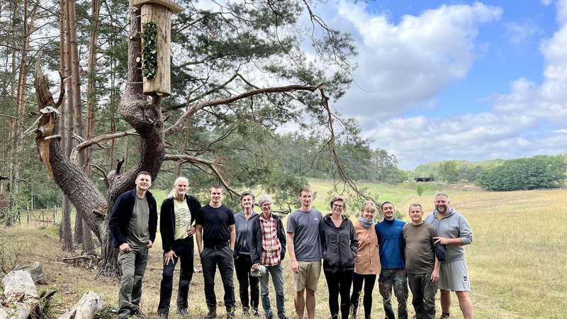 Gruppenfoto Baumhöhle Hodlwood