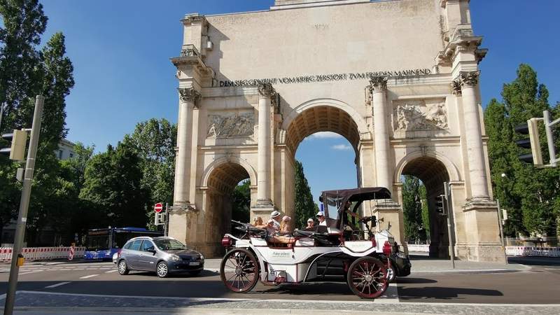eFiaker Pedalhelden Siegestor München