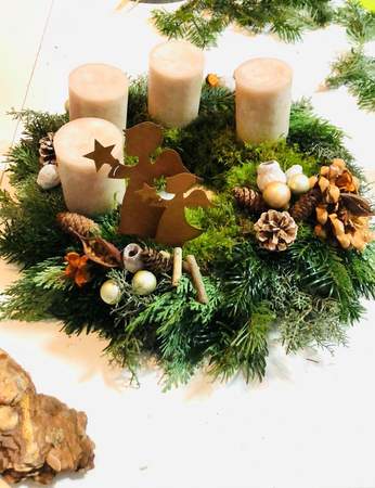 Adventskranz selbst binden und gestalten