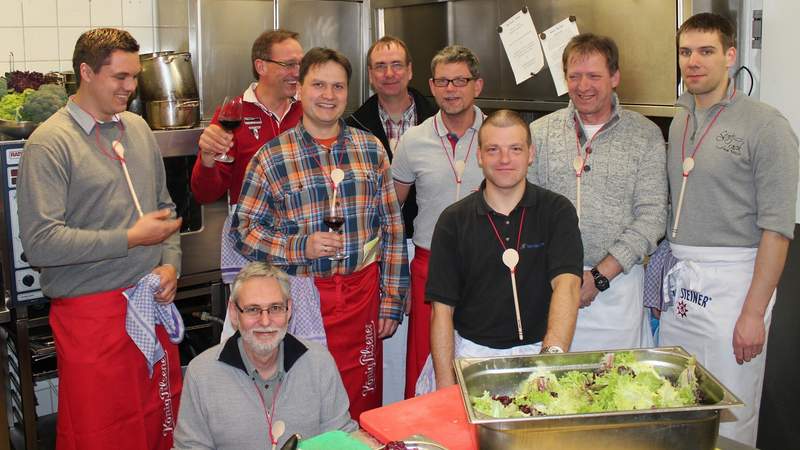 Kochkurs Gruppe. Kochen mit Genuß Ausflug plus Genuss... Kochen mit Kollegen
