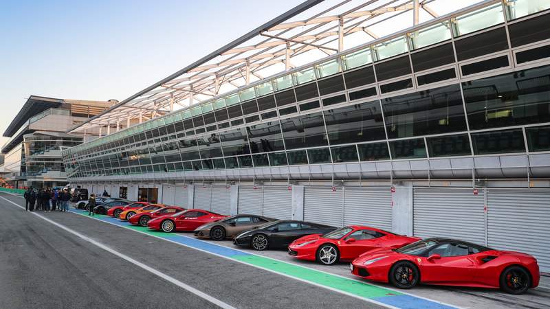 Sportwagen auf dem Hockenheimring fahren