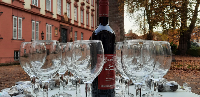 Junggesellen und Junggesellinen - Abschied