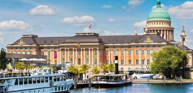 Erlebnistour mit Stadtrundfahrt durch Potsdam