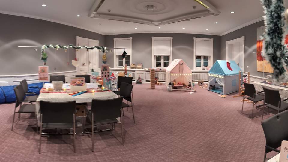 Kinder genießen kreative, spielerische, aktive und ruhige Angebote bei der Weihnachtsinsel
