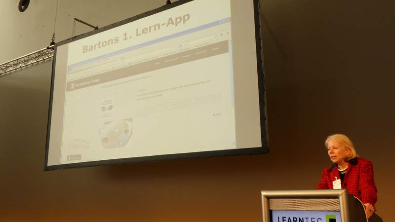 Barton am Vortragspult der Learntec