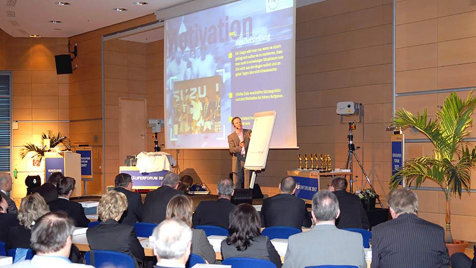 Teambuilding Betriebsausflug Firmen-Event Vortrag