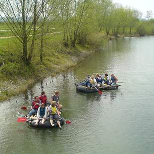 Floßbau mal anders auf der Xantener Südsee