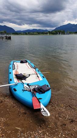 Kreativer Floßbau am Chiemsee