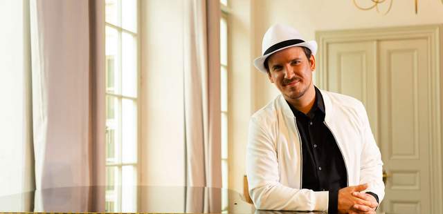 Robbie Williams Cover Act