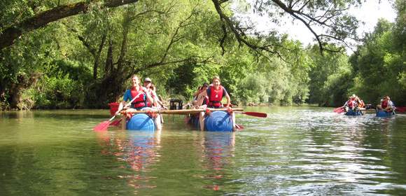 Floßbau & Floßfahrt, Einkehr im Biergarten