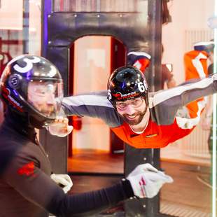 Indoor Skydiving Teamevent max. 50 Teilnehmer