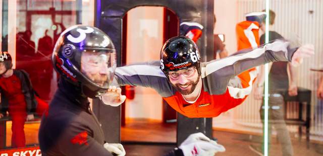 Indoor Skydiving Teamevent max. 50 Teilnehmer