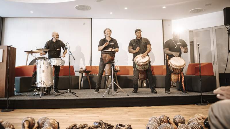 Drum 2 Gether – Teambuilding mit Trommeln