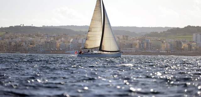 Segeln vor der Mittelmeerinsel Gozo Firmenreise Malta