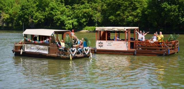 Exklusive Floßboote Finne & Flosse