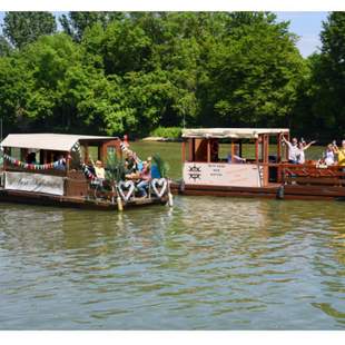 Exklusive Floßboote Finne & Flosse