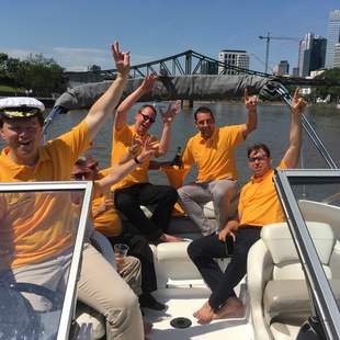 Incentive Bootstour Speedboot Fahren auf dem Main