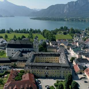 Schloss Mondsee Luftaufnahme