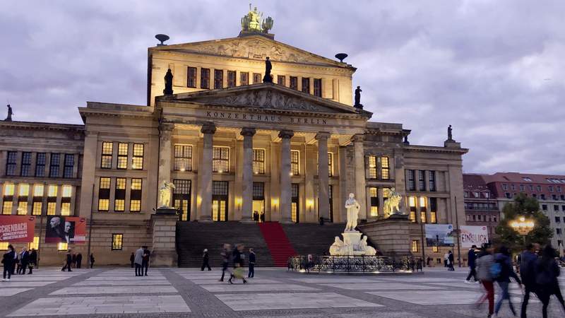 Konzerthaus Berlin am Abend