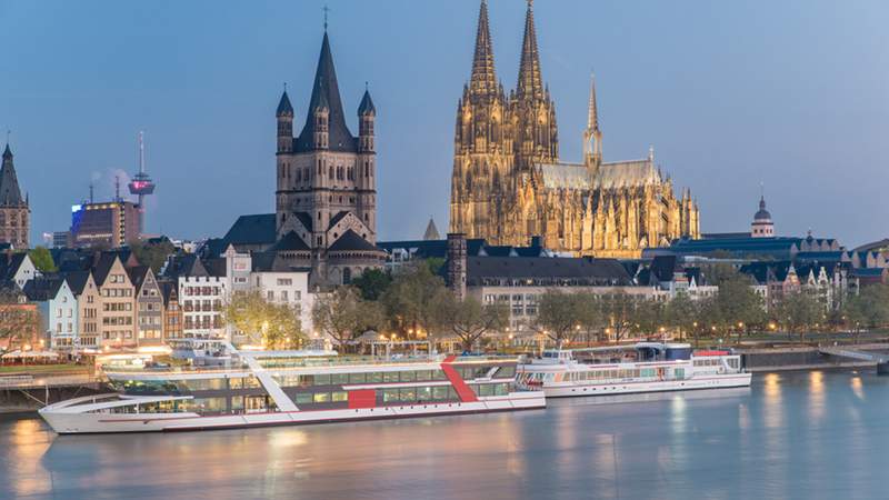 Köln: All-Inclusive Schifffahrt, DJ & Hotel