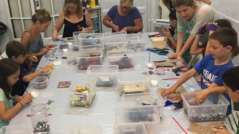 Kreieren Sie Ihr Mosaik in Gaudís Technik