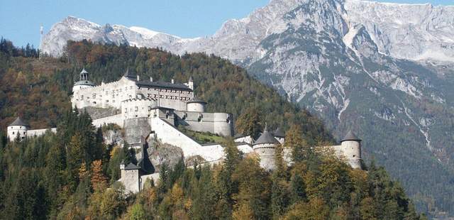 Weihnachtsfeier auf mittelalterlicher Burg