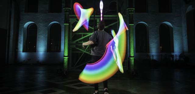 Duo LED Show mit programmierten Leuchtkeulen