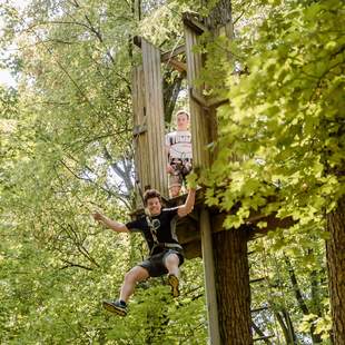 Teamevent Kletterpark & Weinprobe an der Ahr