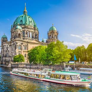 Sommerfest oder Weihnachtsfeier auf der Spree