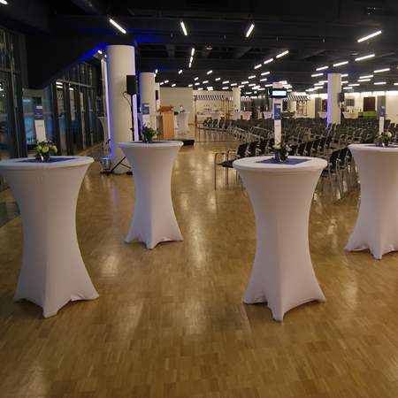 Stehtische in VIP-Lounge Firmen-WM in der Red Bull Arena Leipzig