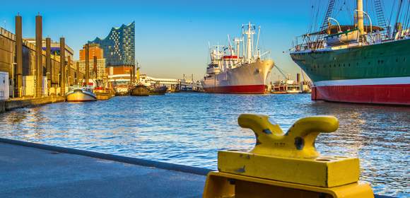 Gruppentour mit Hafenrundfahrt nach Hamburg