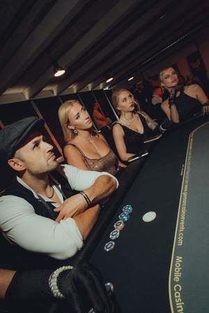 Casino Royal - Roulette, Poker, Black Jack