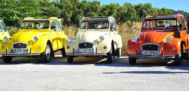 Auf gehts zur 2CV-Tour Fun und Action bei der Tour mit den Enten