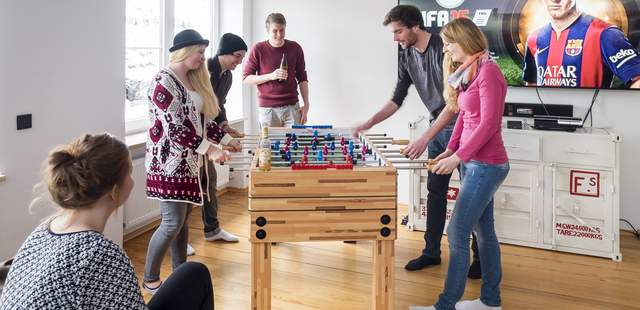 Eine Runde Kicker zwischendurch? Lässige Weihnachtsfeier in Oberstdorf