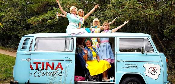 Lustige Tour im Oldtimer in der Pfalz