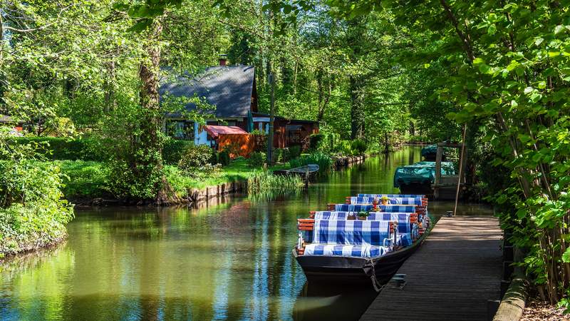 Kahnfahrt und Bogenschießen im Spreewald