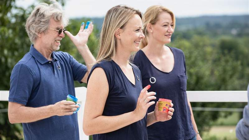 Team auf dem Reitplatz