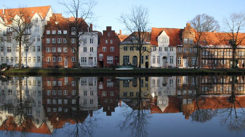 Lübeck-zu land, zu Wasser und aus der Luft