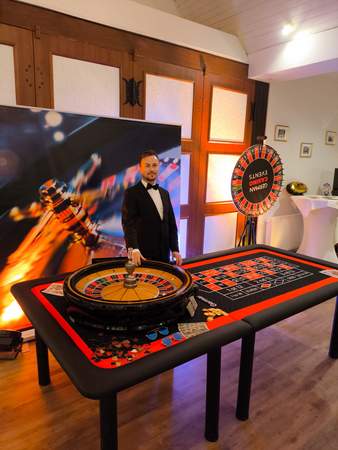 Casino Royal - Roulette, Poker, Black Jack