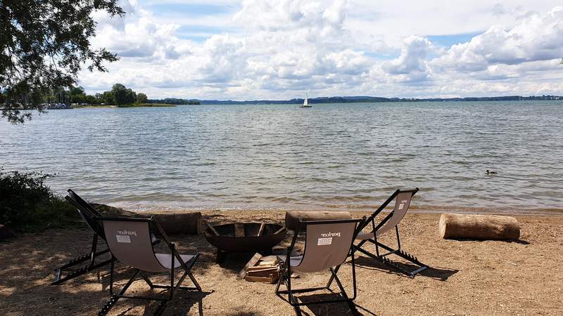 Kreativer Floßbau am Chiemsee