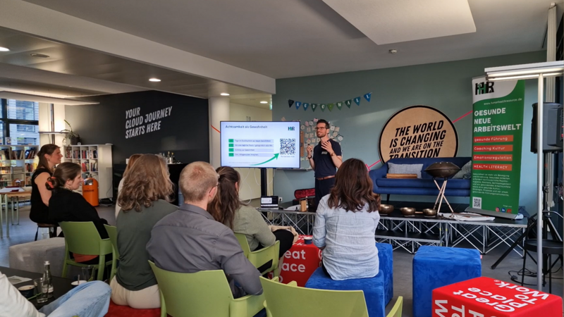 Keynote Song bei Healthy Happy Hour HR Netzwerkevent von TRANSFORMAKTION®
