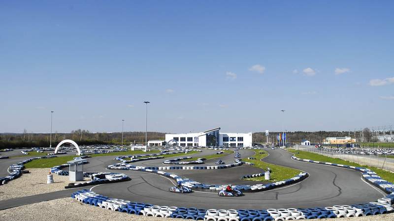 Außenansicht Ralf Schumacher Kartcenter Kart-Race im Hamburger Umland