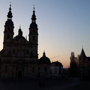 Fulda bei Nacht, Umriss Dom u. Michaelskirche