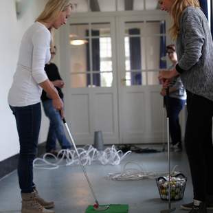 indoor Golf Event Team Teambuilding