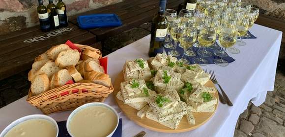 Tagestour: Käse, Wein und Schokolade