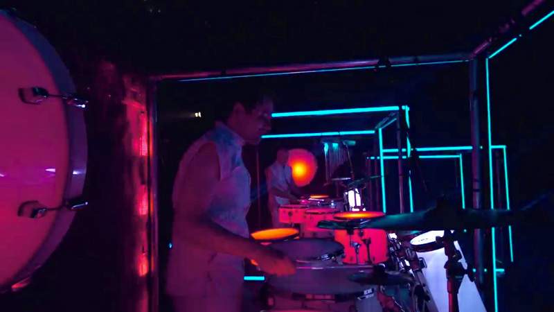 DJplus meets LED Drum Show