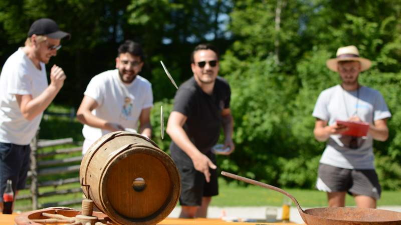 Bierdeckelzielwurf, Bierdeckel, Zielwerfen