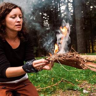 Teamevent mit Survival im Schwarzwald mit Feuerkunde